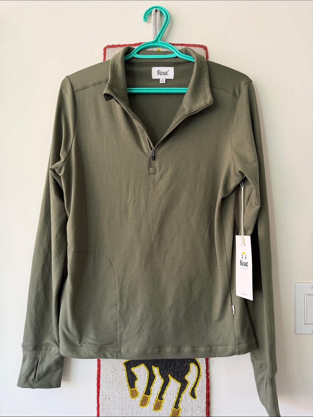 “FEAT” NWT Women’s ROAM Zip in Sage  Sweatshirt